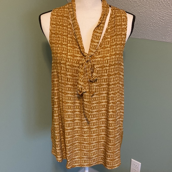 Willow & Clay Lattice Tie Neck Sleeveless Top - Picture 4 of 9